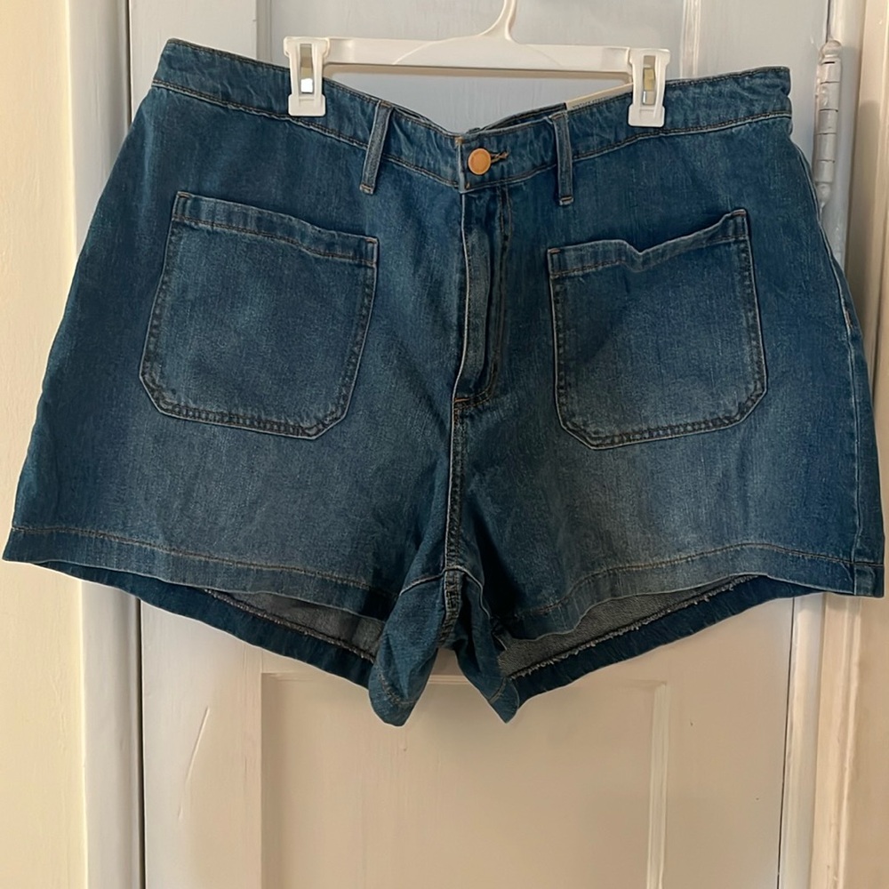 Universal Thread A line denim shorts size 20